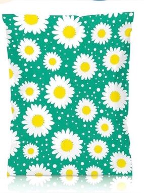 25 Green Daisy Print Green 10x13 poly mailers